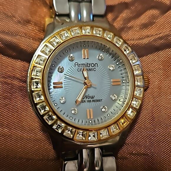 Armitron Now Women’s Water Resistant Watch Crystal Bezel and Markers - Picture 1 of 9